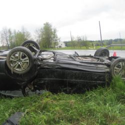 Ašsko: Na místo dopravní nehody letěl vrtulník