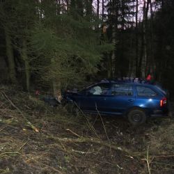 Ašsko: Způsobil dopravní nehodu tří vozidel