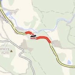 Bečov na Teplou: U města narazil náklaďák do svodidel
