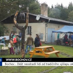 Bochov: Déšť neodradil lidi od tradičního výšlapu okolím (TV Západ)