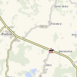 Bochov: U města došlo ke střetu autobusu se zvěří