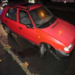 Bochov: Vozidlo, které měl v opravě, řídil pod vlivem alkoholu a drog 