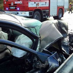 Bochov: Za městem došlo včera ke střetu tří aut