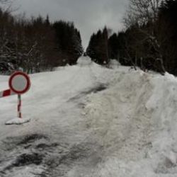 Boží Dar: Pozor! Uzavřená silnice 