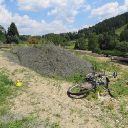 Bublava: Opilý cyklista nezvládl zatáčku. Policie hledá svědky