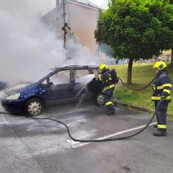 Bukovany: Požár vozidla