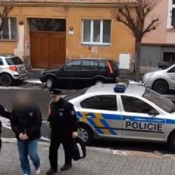 Cheb: Cizinec odcizil 83leté seniorce kabelku