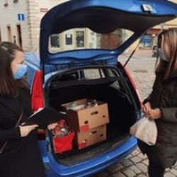 Cheb: Distribuce potravinových balíčků ukončena