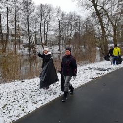Cheb: Dnes na levém břehu řeky Ohře proběhl jarní úklid