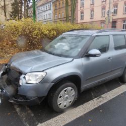 Cheb: Do křižovatky vjel na červenou. Způsobil dopravní nehodu