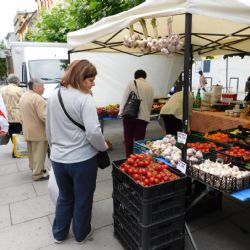 Cheb: Farmářské trhy se pozastavují