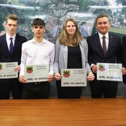 Cheb: Již třetím rokem uděluje fakulta stipendia