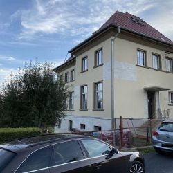 Cheb: Krádež lešení. Hledá se pachatel