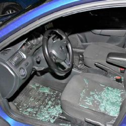 Cheb: Kriminalistům se podařilo objasnit sérii vloupání do vozidel