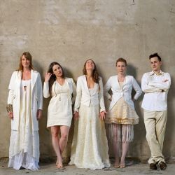 Cheb: Yellow Sisters vystoupí v Klášterní zahradě