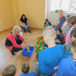 Cheb: Malá technická univerzita učí děti základům polytechnických oborů