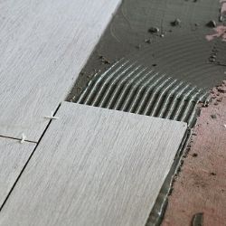 Cheb: Město nabízí i byty ke svépomocné opravě