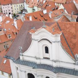 Cheb: Na opravu střechy kostela sv. Kláry dohlédnou památkáři