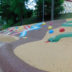 Cheb: Nová kuličková dráha již slouží dětem