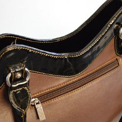 Cheb: Odcizil kabelku s peněženkou