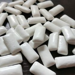 Cheb: Odcizil žvýkačky za téměř dva tisíce korun