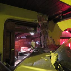 Cheb: Opilá řidička narazila do nočního klubu