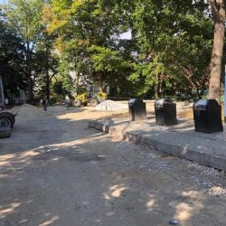 Cheb: Pod ulicí Obětí nacismu vzniká nové parkoviště