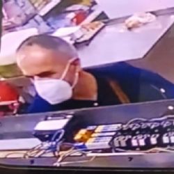 Cheb: Policie pátrá po muži na fotografii