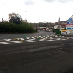 Cheb: Pro zvýšení bezpečnosti motoristů došlo k úpravám místní komunikace