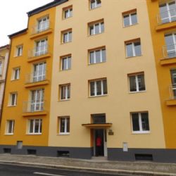 Cheb: Rekonstrukce bytového domu byla ukončena