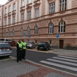 Cheb: Strážníci dohlíželi na provoz u základních škol
