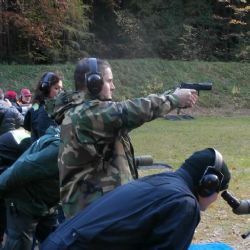 Cheb: Strážníkům se na střelecké soutěži dařilo