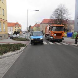 Cheb: Střet auta s chodkyní. Policie hledá svědky