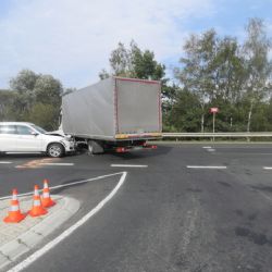 Cheb: Včerejší nehoda byla naštěstí s lehkým zraněním