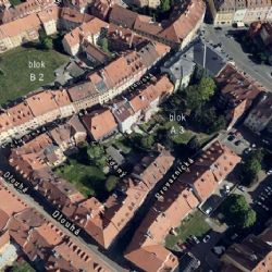 Cheb: Ve vnitroblocích v centru by mohly být automatické parkovací zakladače