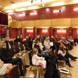 Cheb: Veřejné diskuse k parkovacímu systému se zúčastnilo okolo 80 lidí