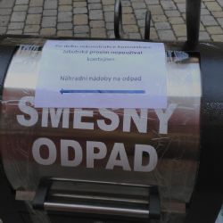 Cheb: V ulici Jakubská je mimo provoz podzemní kontejner