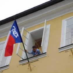 Cheb: Z okna radnice dnes poprvé vlaje sokolská vlajka