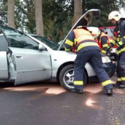 Chebsko, Karlovarsko: Dnes dopoledne hasiči zasahovali u dvou nehod a požáru odpadkového koše v hotelu