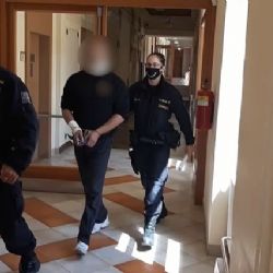 Chebsko: Kladivem zaútočil na bratra své přítelkyně