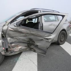 Chebsko: Při otáčení vozidla přehlédl kamion 