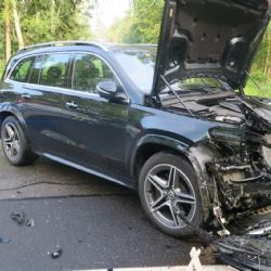 Chlum Svaté Maří: Srážka Dacie s Mercedesem. Škoda přes milion