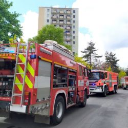 Chodov: Chlapec před požárem utekl na balkon