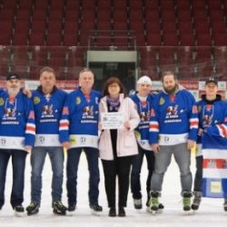 Chodov: Hokejisté a nohejbalisté podpořili Mateřídoušku