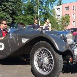 Chodov: Městem projede Karlovarská veteran rallye