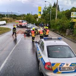 Chodov: Pozor! Dopravní nehoda s únikem provozních kapalin