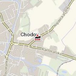 Chodov: V ulici Nejdecká narazil motorkář do domu