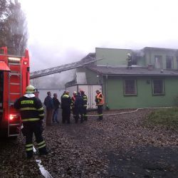 Chodov: Ve městě hoří budova bývalé pekárny