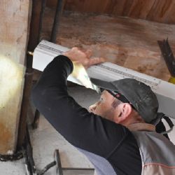 Další odborníci z Akademie věd ČR zkoumali chebské krovy