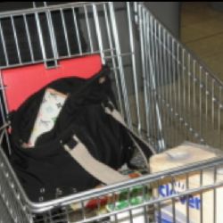 Dávejte si pozor na své věci při vánočních nákupech